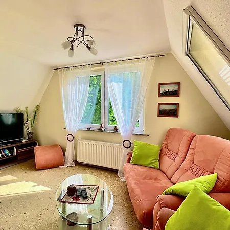 Haus Am Berg 2 *