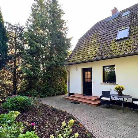 Haus Am Berg 2 *